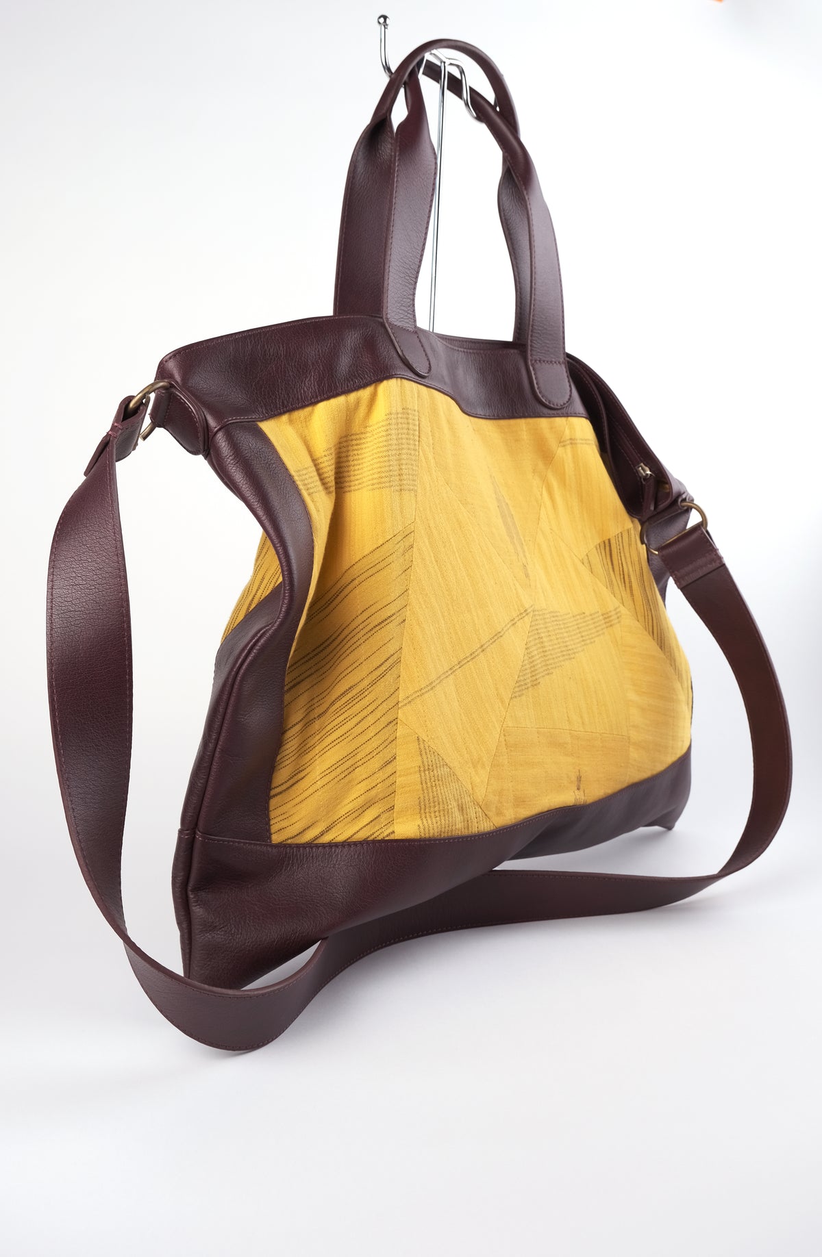 Nagada - Nüt Burgundy on Yellow