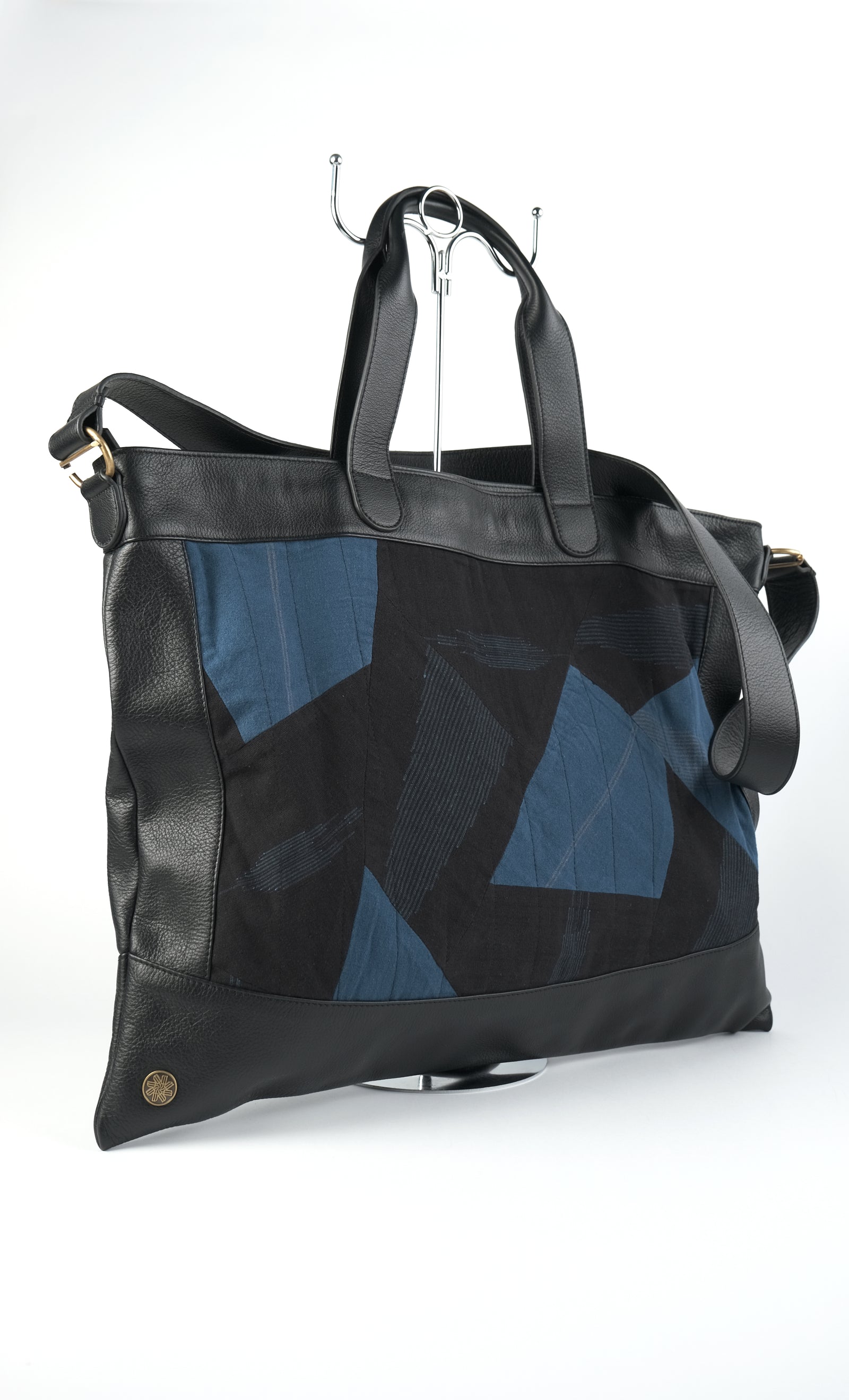 Nagada Nüt Black on Blue